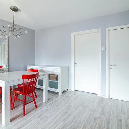公寓 Flat Within Short Driving Distance To Bebek Coast